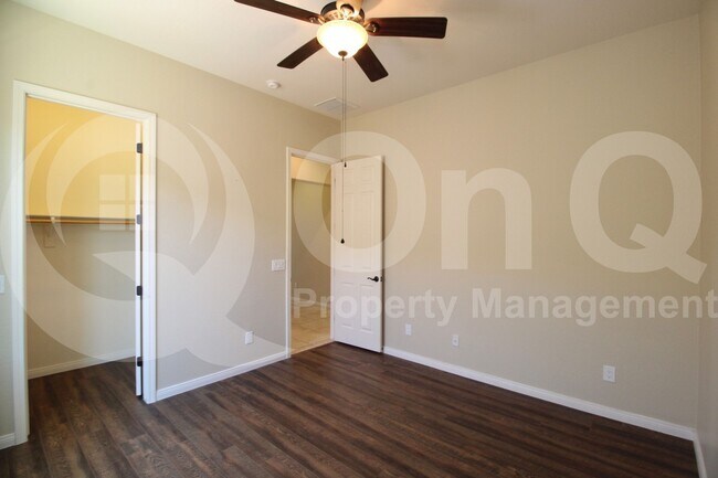 Building Photo - 17824 W Cedarwood Ln