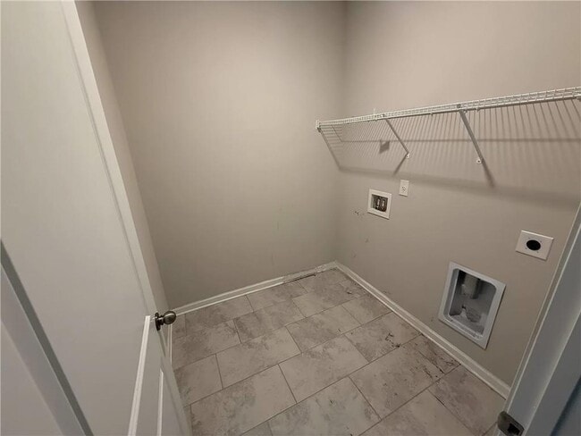 Building Photo - 4245 Essex Pond Wy