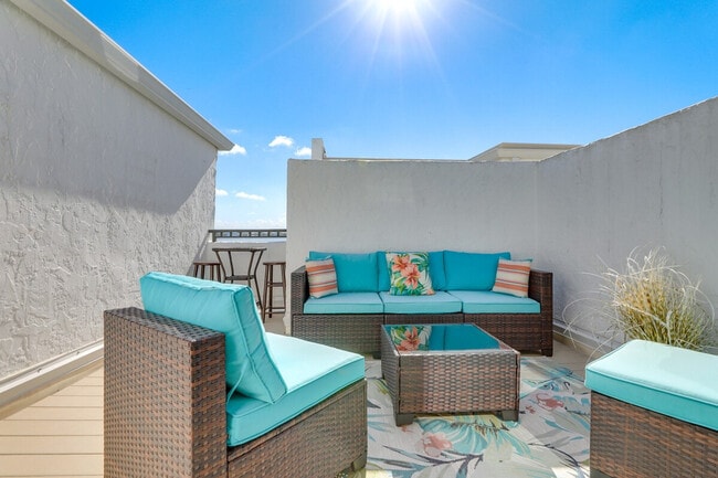 Building Photo - 2955 N Beach Rd