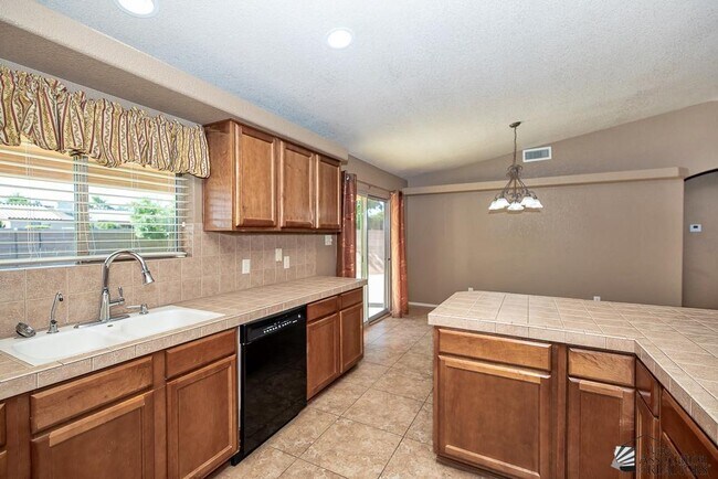 Building Photo - 11845 E 27th Pl