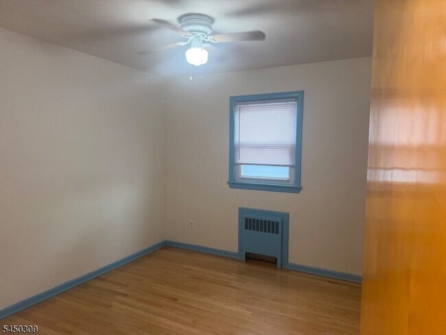 Building Photo - 43 Oakwood Ave