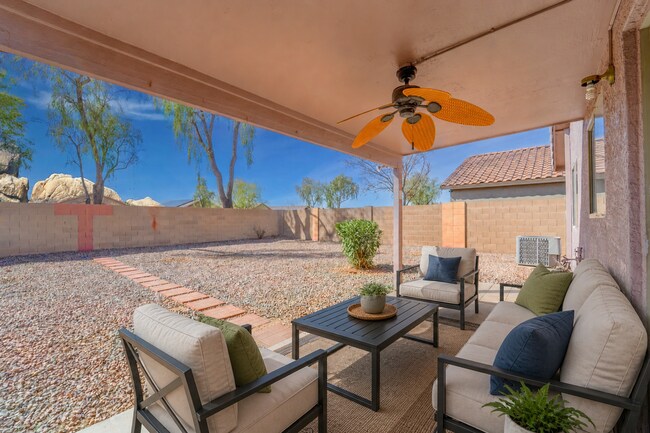 Building Photo - Prime Surprise Location | 3 Bed, Low-Maintenance Yard + Amenities