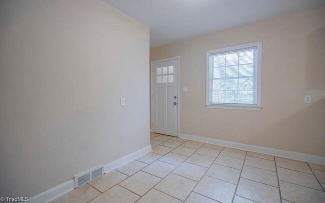 Building Photo - Beautiful 3/ 1 Home for Rent!