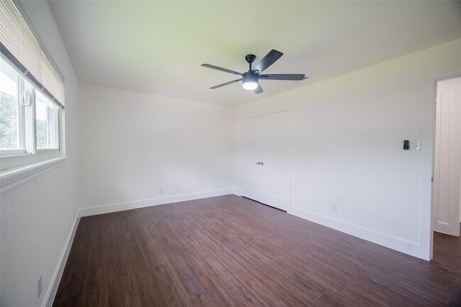Building Photo - 4815 Caris St