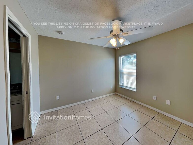 Building Photo - 10050 Creek Bluff Dr