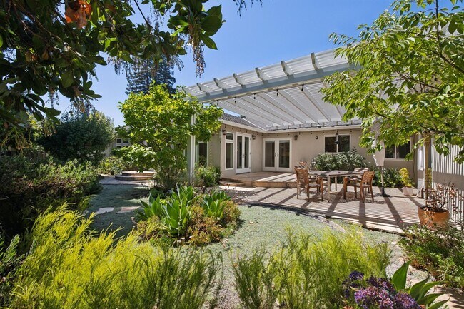 Building Photo - Beautiful Ranch Home with Bonus Room & Detached ADU | Minutes to Downtown