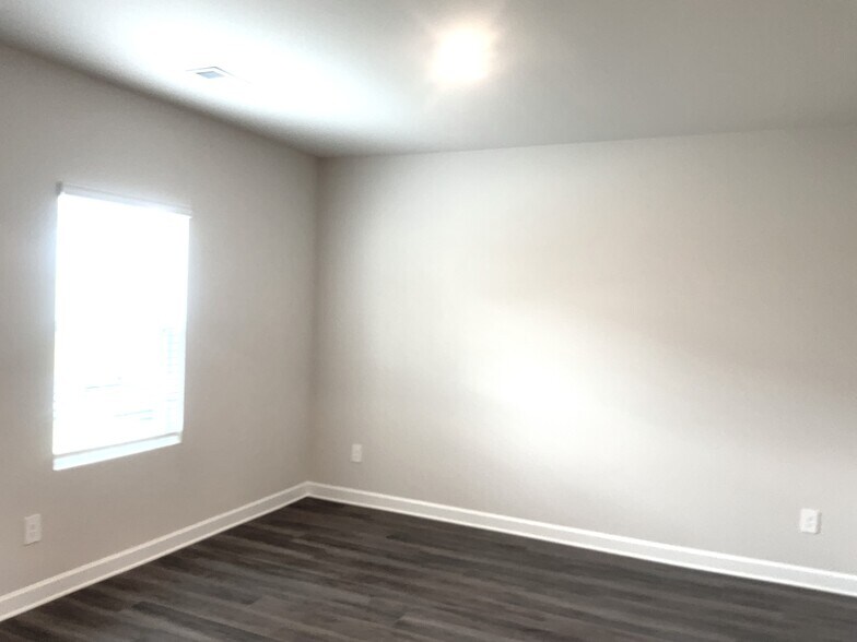 Building Photo - 1088 Appalachian Dr