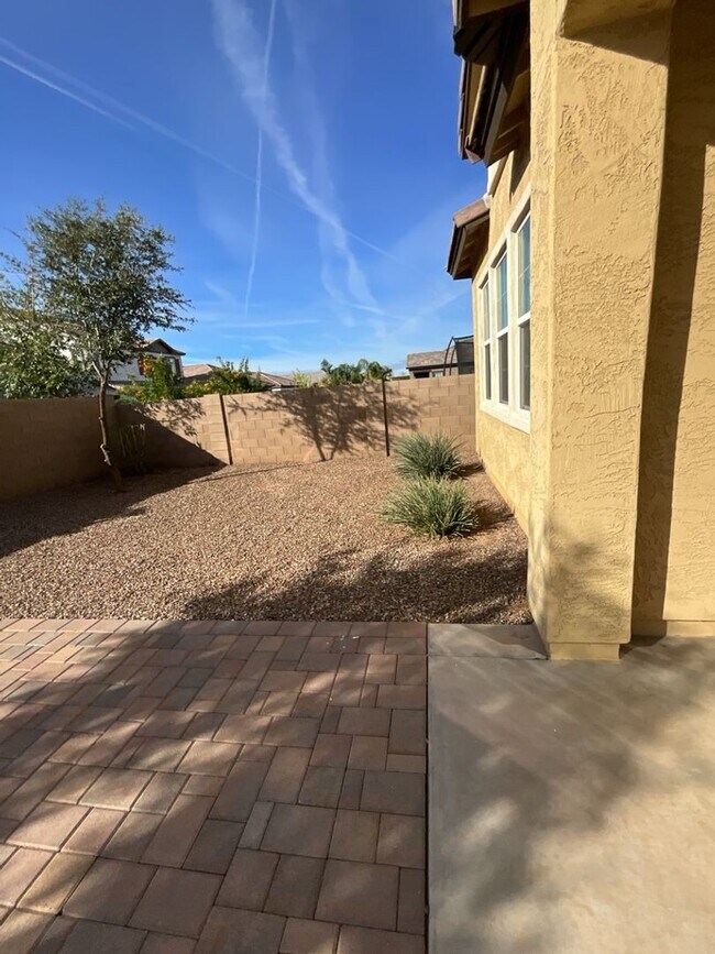 Building Photo - 10155 E Naranja Ave