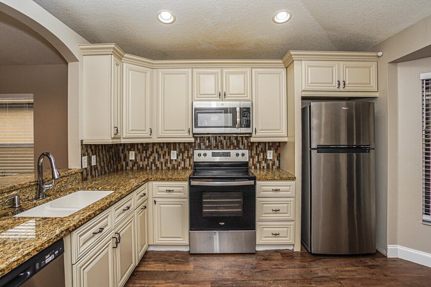 Building Photo - 10610 Navigation Dr