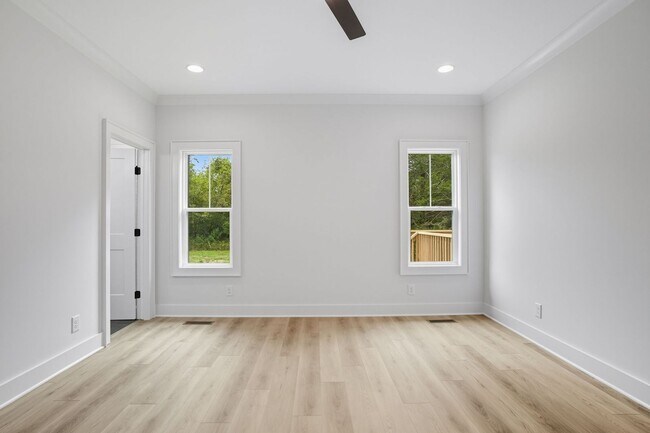 Building Photo - FOR LEASE- 4 BED 3 BATH SINGLE-FAMILY HOME IN LEBANON!