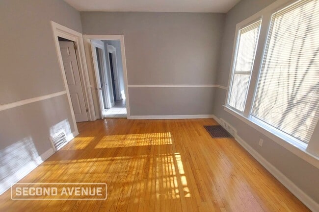 Building Photo - 10743 S Prairie Ave