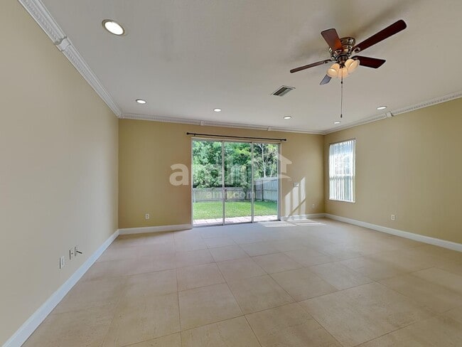 Building Photo - 4812 Sky Blue Dr