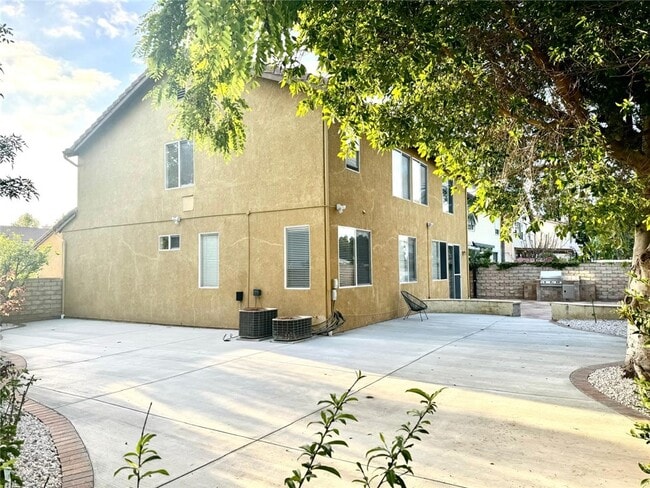 Building Photo - 7036 Sausalito Ave