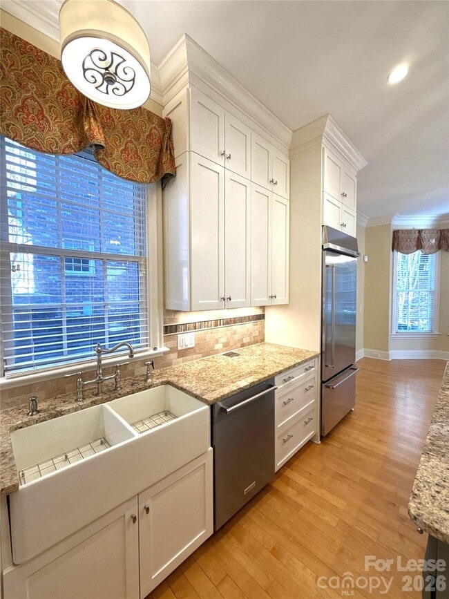 Building Photo - 1109 S Kings Dr