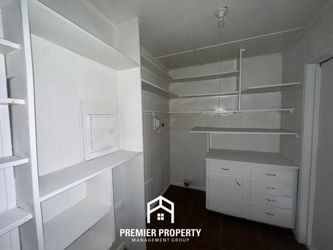 Building Photo - 5166 Rolling Fields Dr