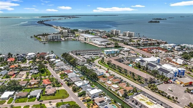 Building Photo - 572 Baywood Dr N