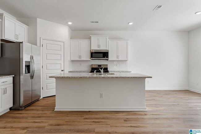 Building Photo - 2029 Eaton Pl
