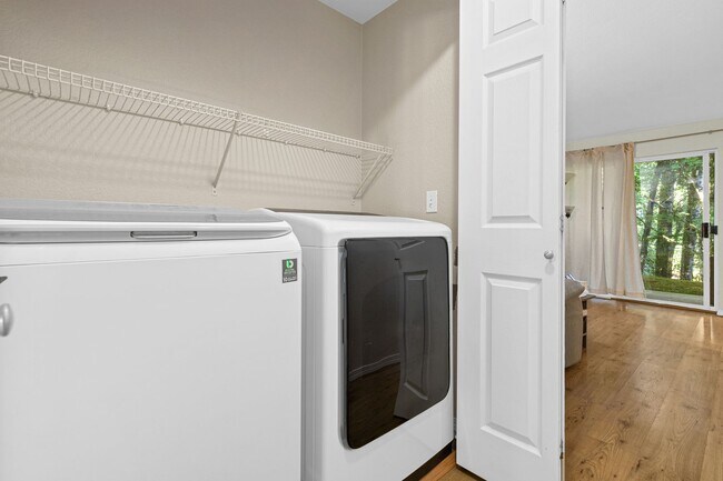 Building Photo - 19230 Forest Park Dr NE