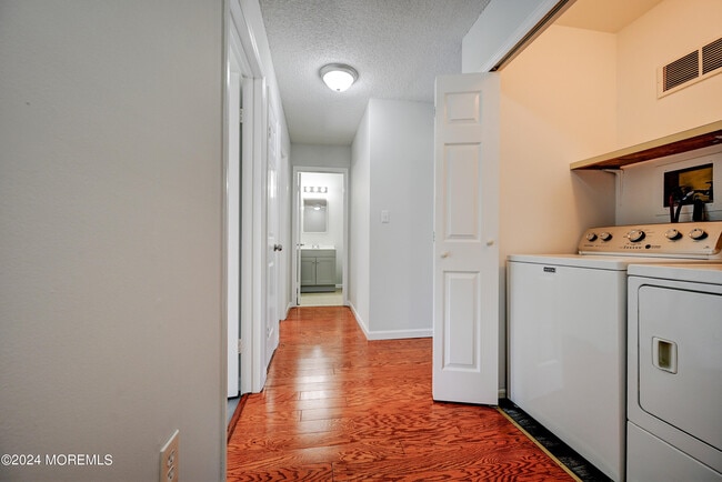 Building Photo - 44 Mariners Cove