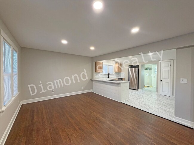 Building Photo - Adorable 1 Bedroom Home Available Now!