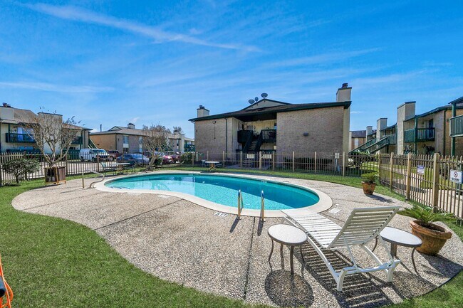 Building Photo - 1516 Bay Area Blvd