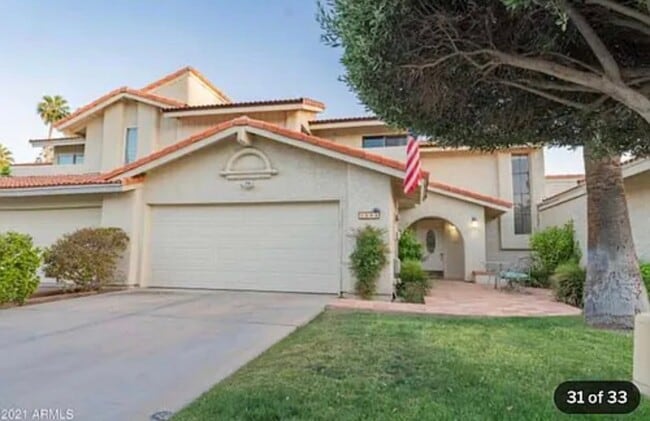 Building Photo - 7888 N Pinesview Dr