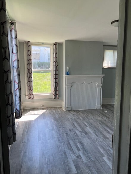 Building Photo - 214 Brown Ave