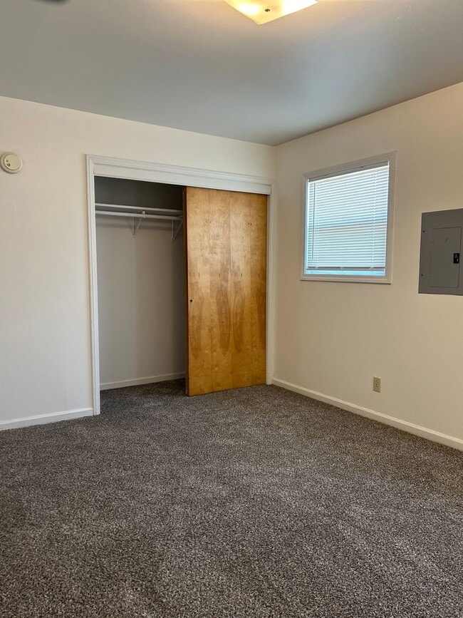 Building Photo - 3 Bedroom Apartment in Cheney