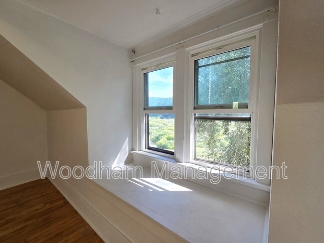 Building Photo - 5782 Bridger Canyon Rd