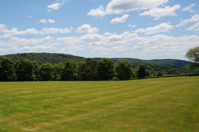 Building Photo - 141 Geer Mountain Rd