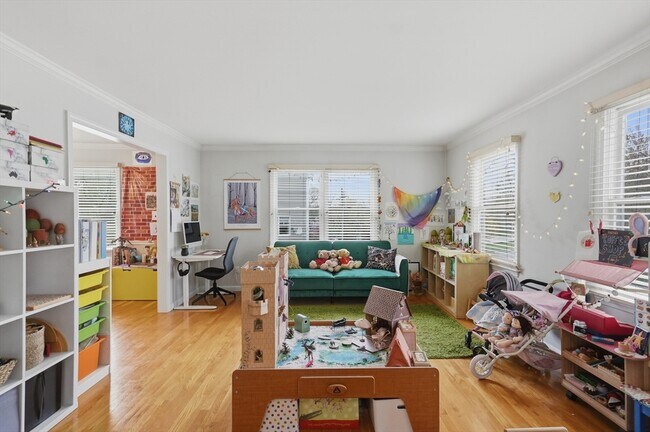 Building Photo - 11 Roseanna Park Dr