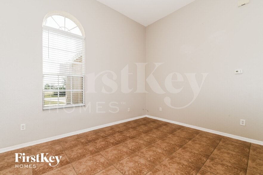 Building Photo - 2017 NE 19th Terrace