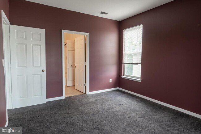 Building Photo - 2705 Ashfield Dr