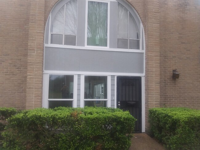 Building Photo - 9411 Bassoon Dr