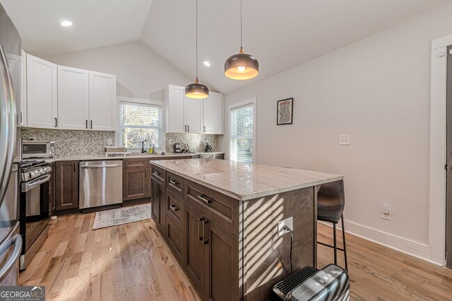 Building Photo - 1953 Beecher Rd SW