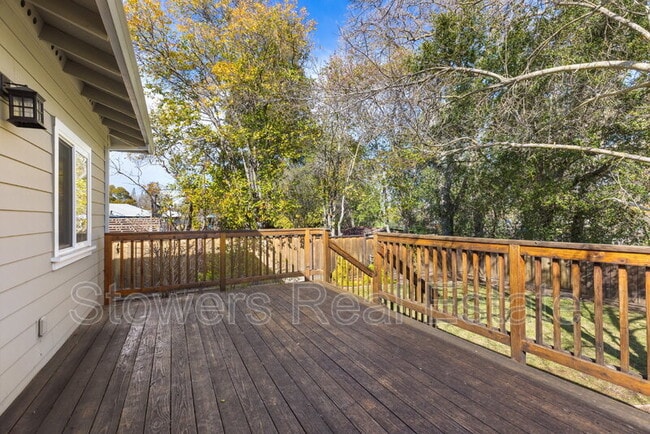 Building Photo - 235 Pleasant View Dr