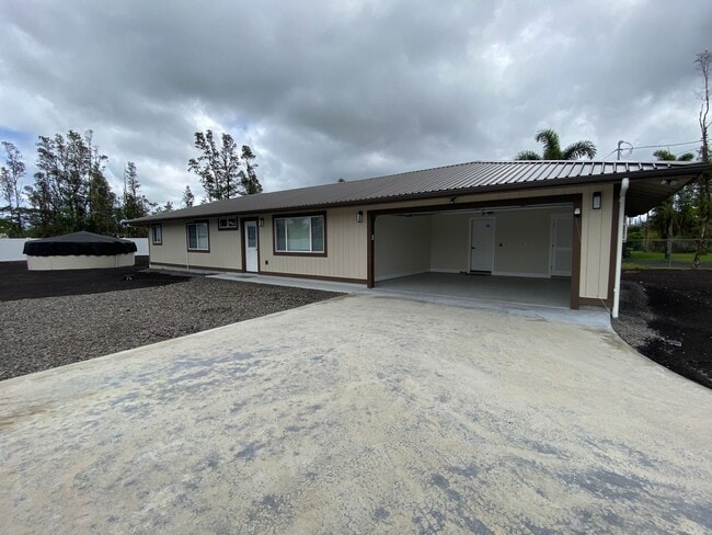 Building Photo - Move-In Ready 3-Bed, 2-Bath Home in Ainaloa – AC, Garage & Wi-Fi Included