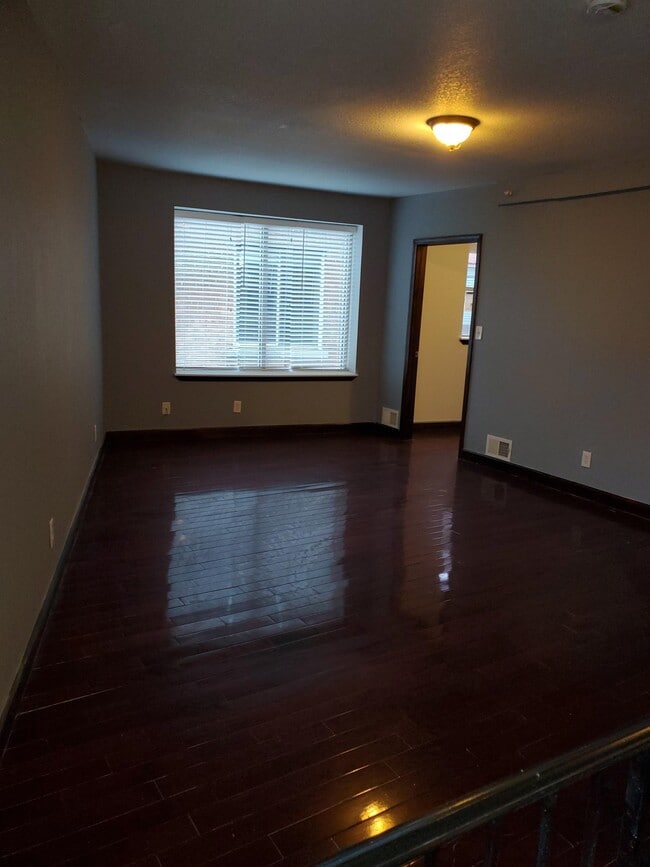 8845 E Jefferson Ave 8845 E Jefferson Ave Detroit MI 48214