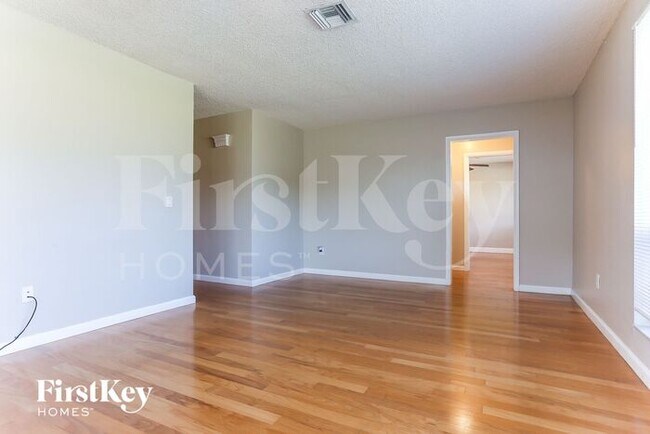 Building Photo - 540 NW 43rd Ave