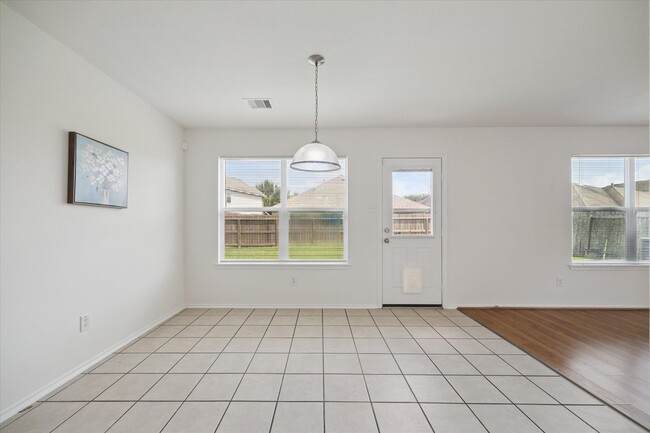 Building Photo - 6738 Haven Forest Ln