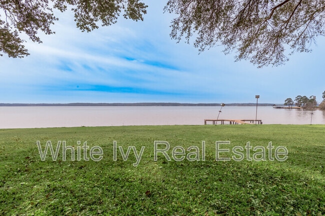 Building Photo - 356 Peach Is Rd