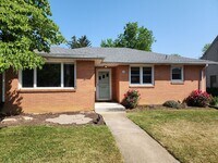 Building Photo - Charming 2 Bedroom Home in Prime Lititz Location - Attached Garage & Large Unfinished Basement