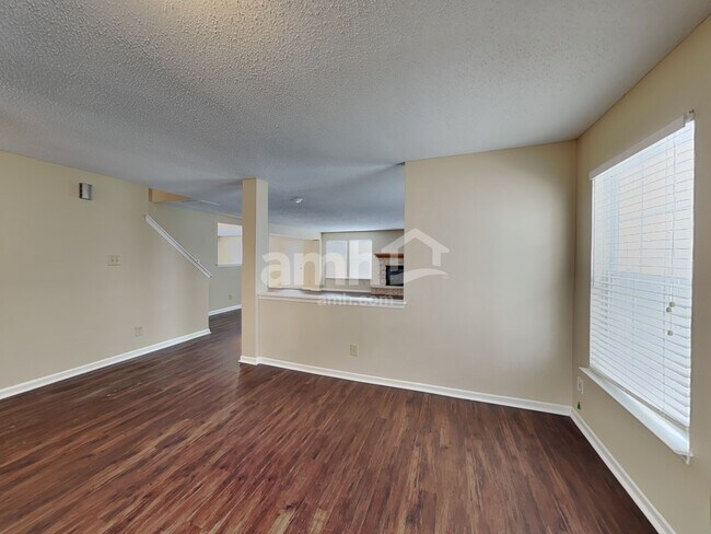 Building Photo - 10798 Cyrus Dr