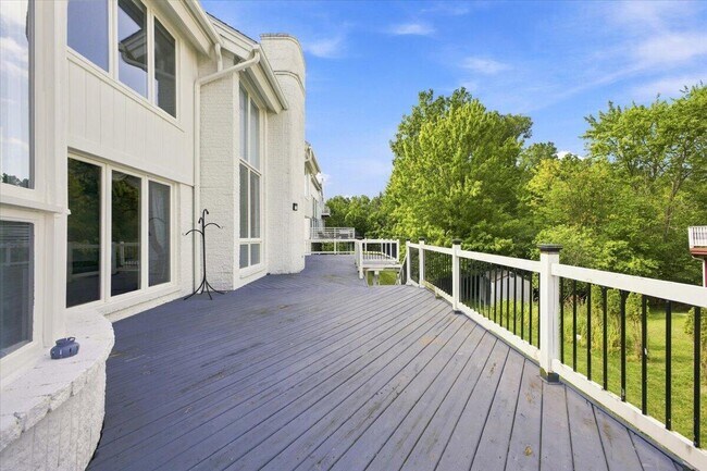 Building Photo - 6122 Trailwood Ln