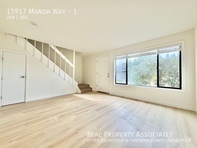 Building Photo - 15917 Manor Way