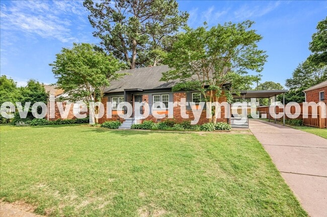 Building Photo - BEAUTIFUL EAST MEMPHIS 4/2!