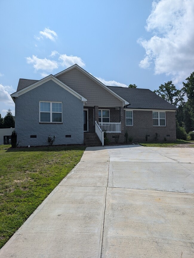 Primary Photo - 3212 Grapevine Ct W