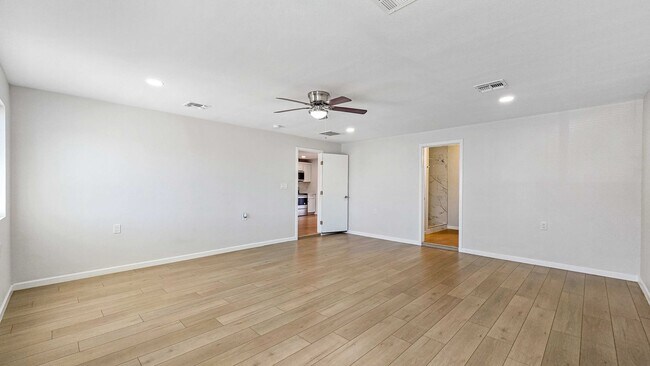 Building Photo - 8012 W Highland Ave