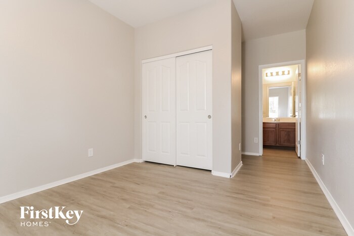 Building Photo - 17922 W Sunnyslope Ln