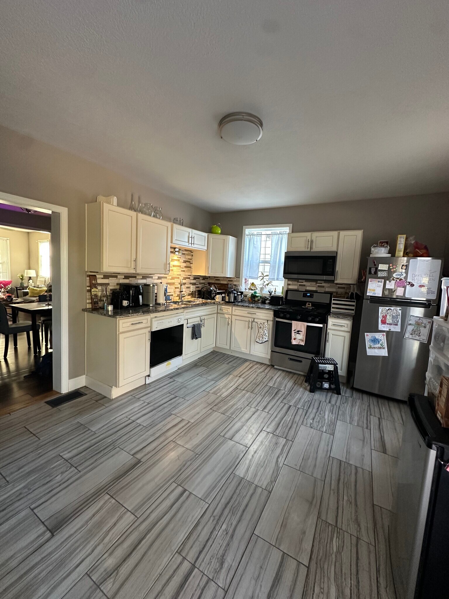 Building Photo - 314 Pleasant St